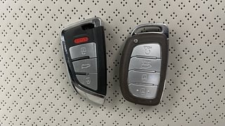 Used 2023 Hyundai Venue SX (O) 1.0 Turbo iMT Petrol Manual extra CAR KEY VIEW