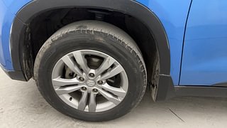 Used 2016 maruti-suzuki Vitara Brezza ZDI PLUS Dual Tone Diesel Manual tyres LEFT FRONT TYRE RIM VIEW