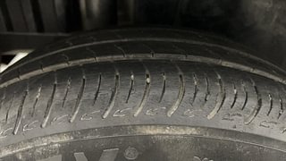 Used 2015 Maruti Suzuki Swift [2011-2017] ZXi Petrol Manual tyres RIGHT REAR TYRE TREAD VIEW