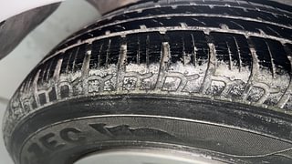 Used 2013 Hyundai i10 [2010-2016] Sportz 1.2 Petrol Petrol Manual tyres RIGHT REAR TYRE TREAD VIEW