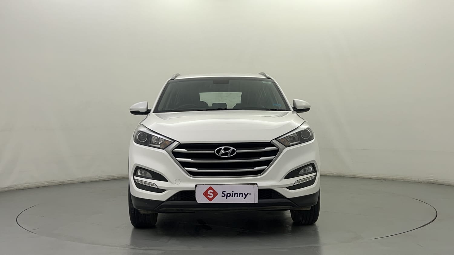 New Hyundai Tucson exterior FRONT VIEW