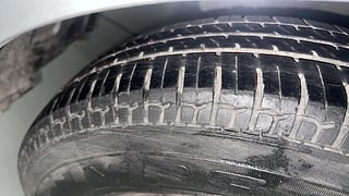 Used 2013 Hyundai i10 [2010-2016] Sportz 1.2 Petrol Petrol Manual tyres LEFT FRONT TYRE TREAD VIEW