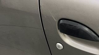 Used 2017 Renault Kwid [2017-2019] RXT 1.0 SCE Special Petrol Manual dents MINOR DENT