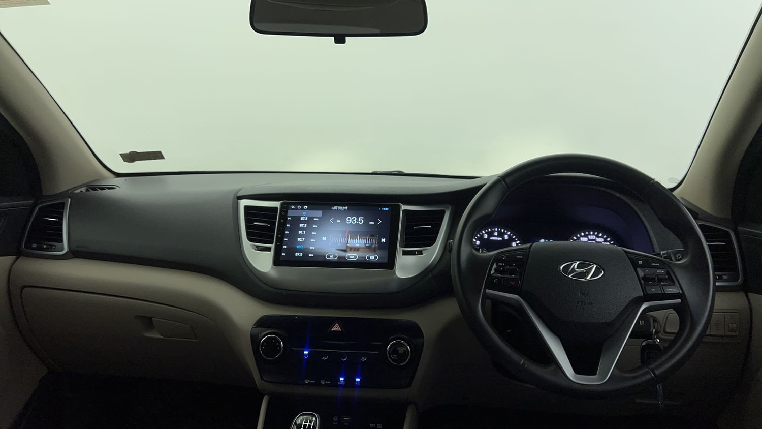 New Hyundai Tucson interior DASHBOARD VIEW