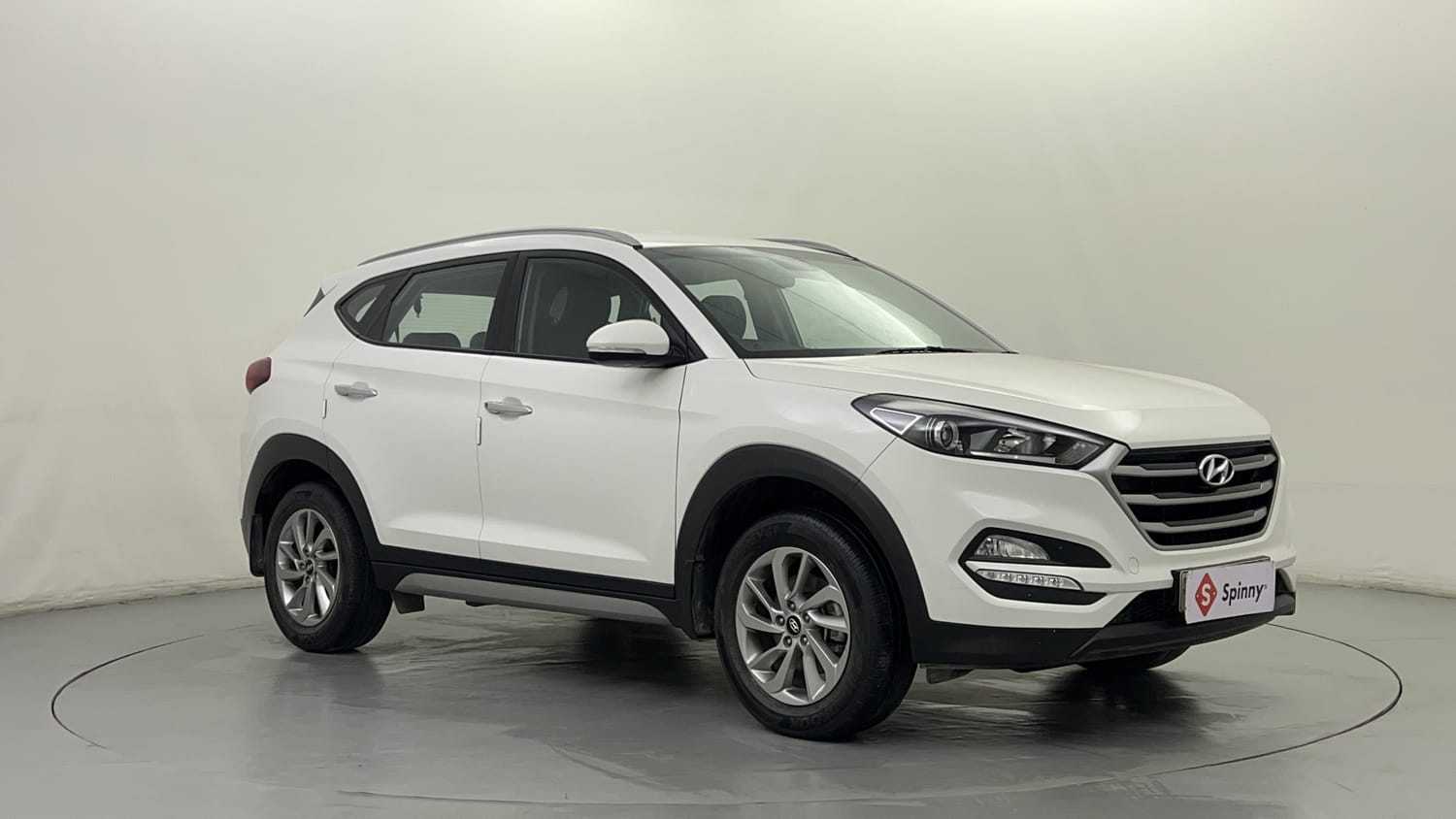 New Hyundai Tucson exterior RIGHT FRONT CORNER VIEW