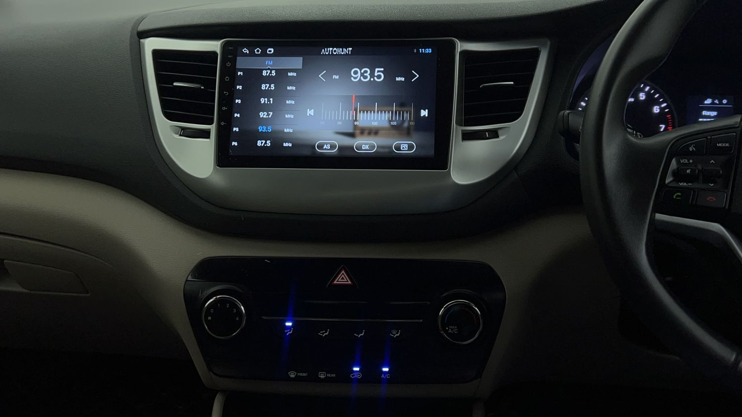 New Hyundai Tucson interior MUSIC SYSTEM & AC CONTROL VIEW