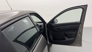 Used 2017 Renault Kwid [2017-2019] RXT 1.0 SCE Special Petrol Manual interior RIGHT FRONT DOOR OPEN VIEW
