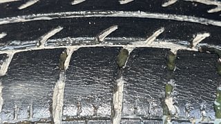 Used 2017 Maruti Suzuki Swift [2011-2017] VXi Petrol Manual tyres RIGHT FRONT TYRE TREAD VIEW