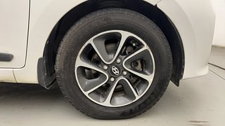 Used 2018 Hyundai Grand i10 [2017-2020] Sportz AT 1.2 Kappa VTVT Petrol Automatic tyres RIGHT FRONT TYRE RIM VIEW