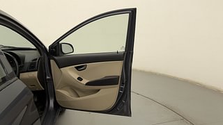 Used 2016 Hyundai Eon [2011-2018] Sportz Petrol Manual interior RIGHT FRONT DOOR OPEN VIEW