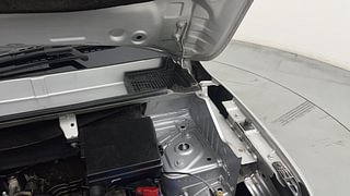 Used 2019 Renault Kwid [2015-2019] RXL Petrol Manual engine ENGINE LEFT SIDE HINGE & APRON VIEW