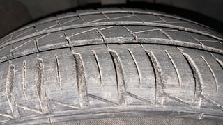 Used 2021 Renault Kwid CLIMBER 1.0 Opt Petrol Manual tyres RIGHT FRONT TYRE TREAD VIEW