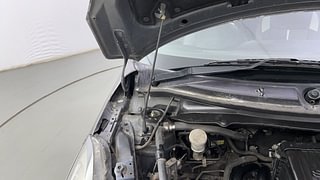 Used 2017 Maruti Suzuki Swift [2011-2017] VXi Petrol Manual engine ENGINE RIGHT SIDE HINGE & APRON VIEW