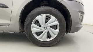 Used 2017 Maruti Suzuki Swift [2011-2017] VXi Petrol Manual tyres RIGHT FRONT TYRE RIM VIEW