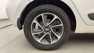 Used 2018 Hyundai Grand i10 [2017-2020] Sportz AT 1.2 Kappa VTVT Petrol Automatic tyres RIGHT REAR TYRE RIM VIEW