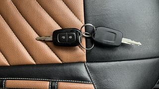 Used 2019 Renault Kwid [2015-2019] RXL Petrol Manual extra CAR KEY VIEW