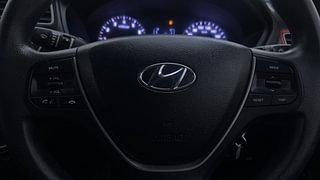 Used 2020 Hyundai Elite i20 [2018-2020] Sportz Plus 1.2 Dual Tone Petrol Manual top_features Airbags