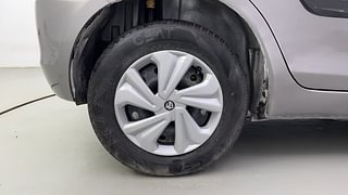 Used 2017 Maruti Suzuki Swift [2011-2017] VXi Petrol Manual tyres RIGHT REAR TYRE RIM VIEW