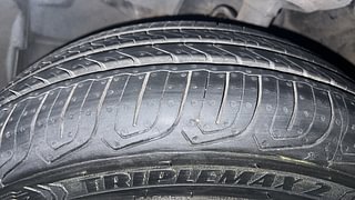 Used 2014 Honda City [2014-2017] V Petrol Manual tyres LEFT FRONT TYRE TREAD VIEW