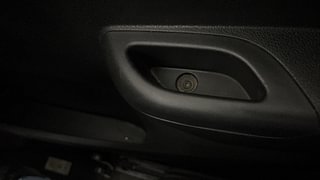 Used 2019 Renault Kwid [2015-2019] RXL Petrol Manual top_features Door pockets