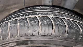 Used 2018 Hyundai Grand i10 [2017-2020] Sportz AT 1.2 Kappa VTVT Petrol Automatic tyres LEFT REAR TYRE TREAD VIEW