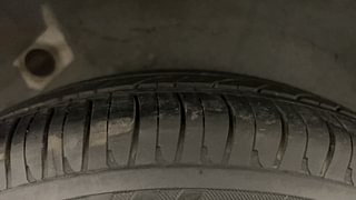 Used 2013 Hyundai i10 [2010-2016] Sportz 1.2 Petrol Petrol Manual tyres RIGHT REAR TYRE TREAD VIEW