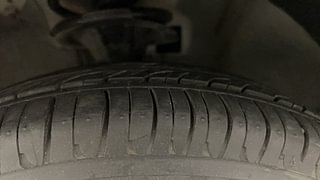 Used 2013 Hyundai i10 [2010-2016] Sportz 1.2 Petrol Petrol Manual tyres LEFT FRONT TYRE TREAD VIEW