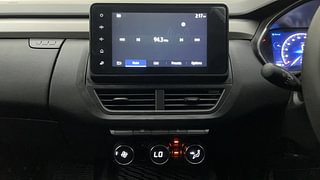 Used 2021 Renault Kiger RXZ MT Dual Tone Petrol Manual interior MUSIC SYSTEM & AC CONTROL VIEW