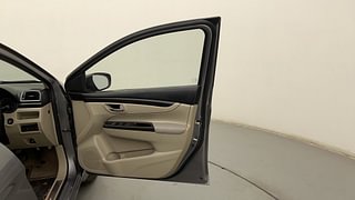 Used 2015 Maruti Suzuki Ciaz [2014-2017] ZXi AT Petrol Automatic interior RIGHT FRONT DOOR OPEN VIEW