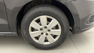 Used 2013 volkswagen Vento 1.6L Trendline Petrol Petrol Manual tyres RIGHT FRONT TYRE RIM VIEW