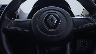 Used 2022 Renault Kwid 1.0 RXT AMT SCE Petrol Automatic top_features Airbags