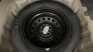 Used 2015 Maruti Suzuki Ciaz [2014-2017] ZXi AT Petrol Automatic tyres SPARE TYRE VIEW