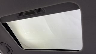 Used 2021 Volkswagen Taigun Topline 1.0 TSI MT Petrol Manual top_features Sunroof