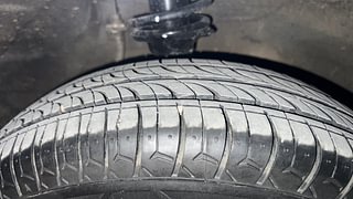 Used 2016 Maruti Suzuki Alto 800 [2016-2019] VXI (O) Petrol Manual tyres RIGHT FRONT TYRE TREAD VIEW