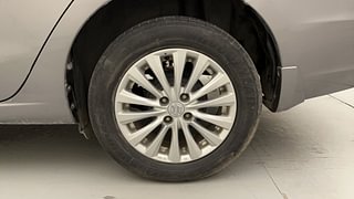 Used 2015 Maruti Suzuki Ciaz [2014-2017] ZXi AT Petrol Automatic tyres LEFT REAR TYRE RIM VIEW