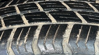 Used 2015 Maruti Suzuki Alto 800 [2012-2016] Lxi Petrol Manual tyres LEFT REAR TYRE TREAD VIEW