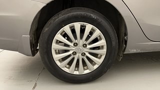 Used 2015 Maruti Suzuki Ciaz [2014-2017] ZXi AT Petrol Automatic tyres RIGHT REAR TYRE RIM VIEW