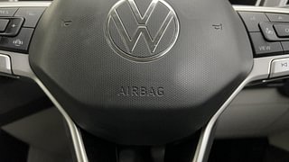 Used 2021 Volkswagen Taigun Topline 1.0 TSI MT Petrol Manual top_features Airbags