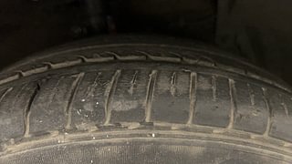 Used 2015 Maruti Suzuki Ciaz [2014-2017] ZXi AT Petrol Automatic tyres RIGHT FRONT TYRE TREAD VIEW