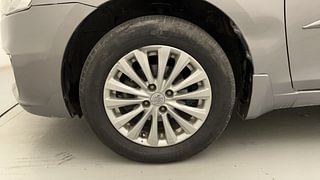 Used 2015 Maruti Suzuki Ciaz [2014-2017] ZXi AT Petrol Automatic tyres LEFT FRONT TYRE RIM VIEW