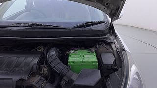 Used 2012 Hyundai Verna [2011-2015] Fluidic 1.6 CRDi SX Diesel Manual engine ENGINE LEFT SIDE HINGE & APRON VIEW