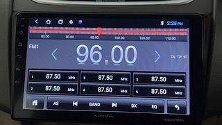 Used 2012 Maruti Suzuki Ertiga [2012-2015] Vxi Petrol Manual top_features Integrated (in-dash) music system