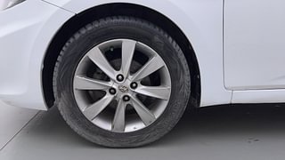 Used 2012 Hyundai Verna [2011-2015] Fluidic 1.6 CRDi SX Diesel Manual tyres LEFT FRONT TYRE RIM VIEW
