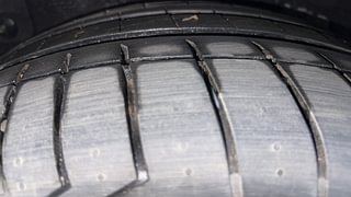 Used 2012 Hyundai Verna [2011-2015] Fluidic 1.6 CRDi SX Diesel Manual tyres RIGHT REAR TYRE TREAD VIEW