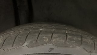 Used 2015 Maruti Suzuki Ciaz [2014-2017] ZXi AT Petrol Automatic tyres RIGHT REAR TYRE TREAD VIEW