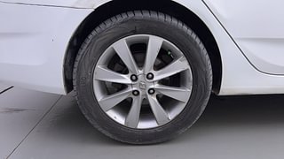 Used 2012 Hyundai Verna [2011-2015] Fluidic 1.6 CRDi SX Diesel Manual tyres RIGHT REAR TYRE RIM VIEW