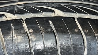 Used 2015 Maruti Suzuki Alto 800 [2012-2016] Lxi Petrol Manual tyres LEFT FRONT TYRE TREAD VIEW