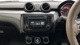 Used 2020 Maruti Suzuki Swift [2017-2021] ZXi AMT Petrol Automatic interior MUSIC SYSTEM & AC CONTROL VIEW