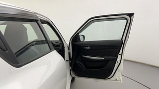 Used 2020 Maruti Suzuki Swift [2017-2021] ZXi AMT Petrol Automatic interior RIGHT FRONT DOOR OPEN VIEW