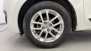 Used 2020 Maruti Suzuki Swift [2017-2021] ZXi AMT Petrol Automatic tyres LEFT FRONT TYRE RIM VIEW